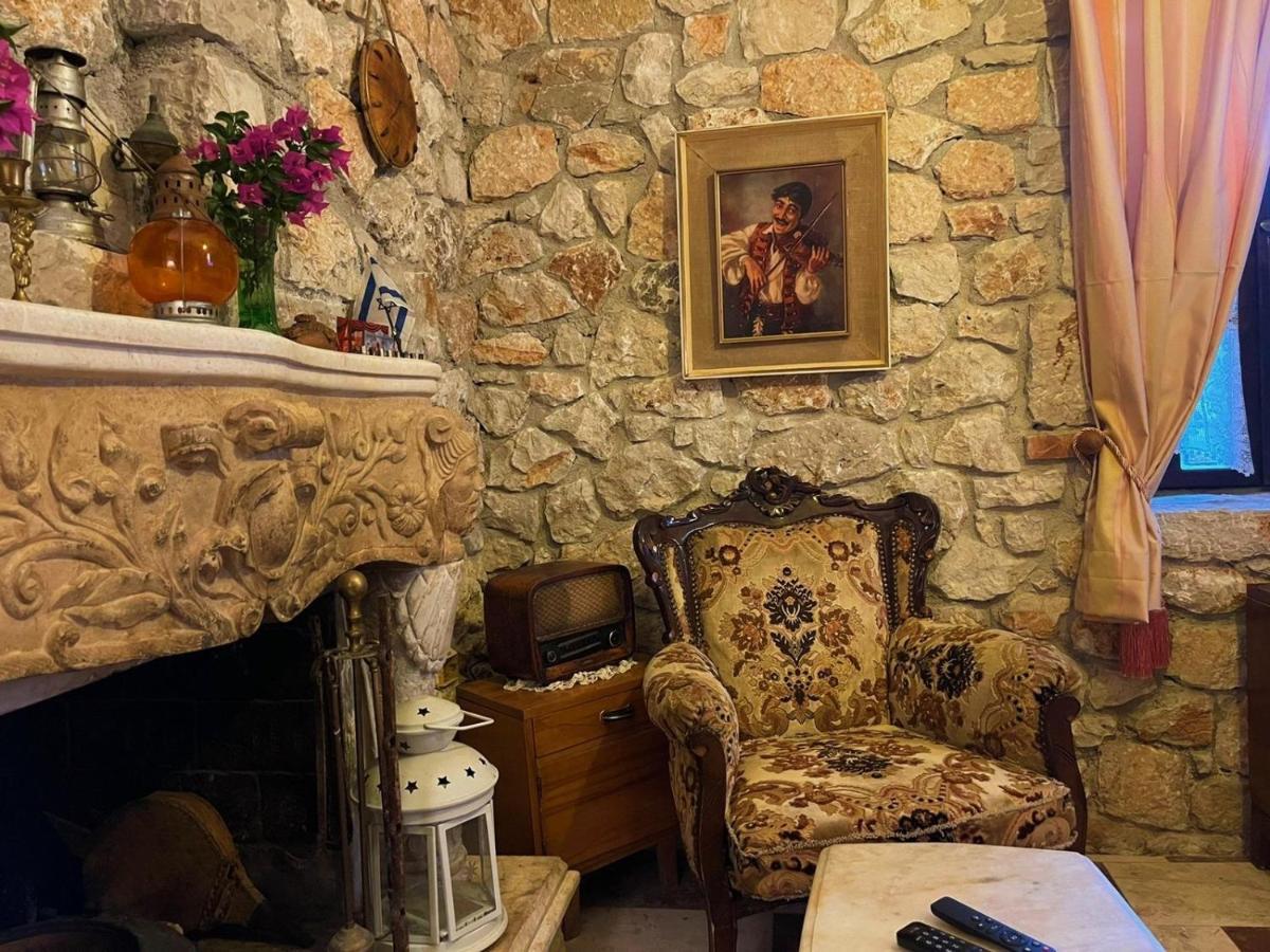 Hotel Solomon&Sons à Dhërmi Extérieur photo
