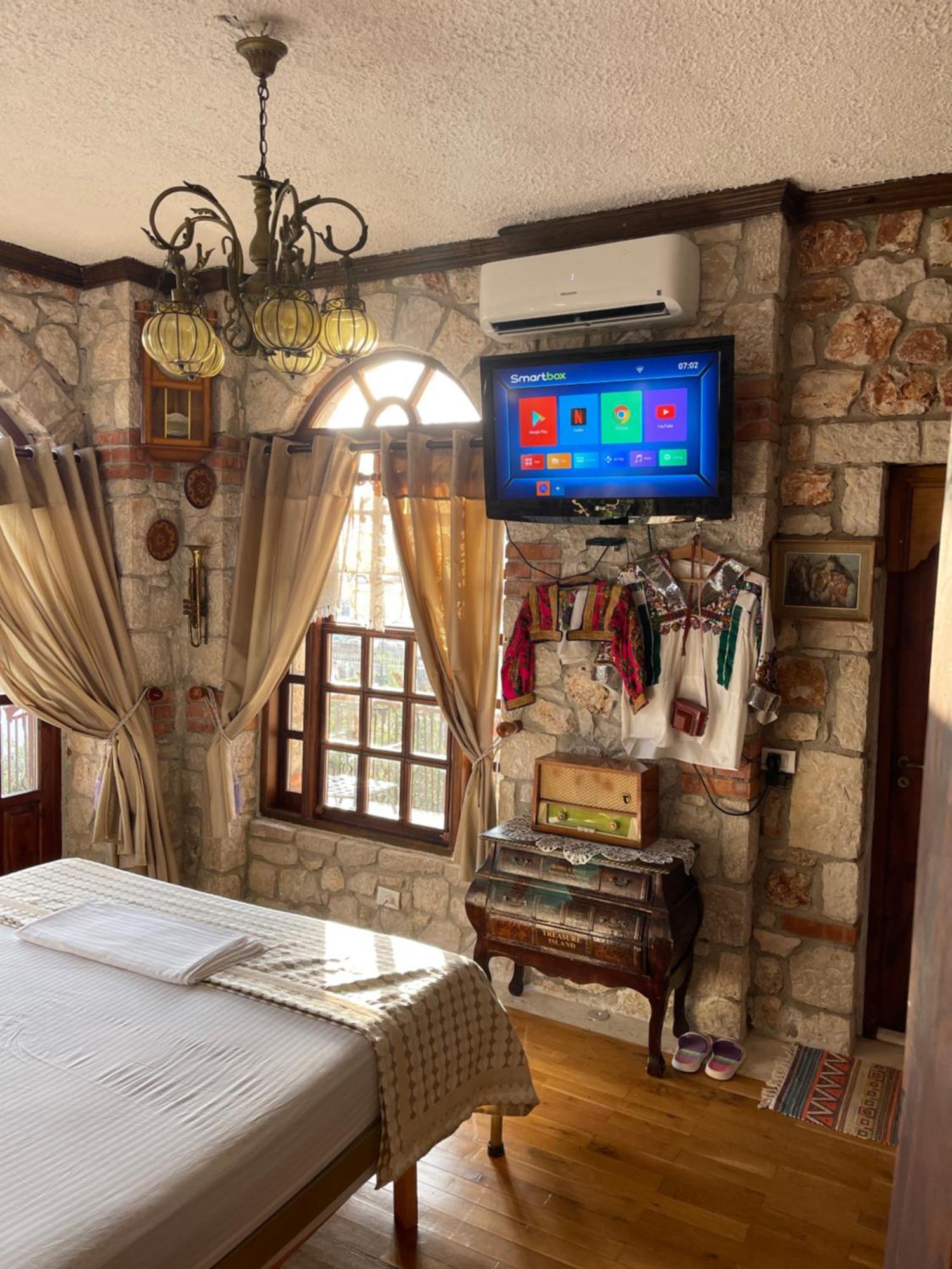 Hotel Solomon&Sons à Dhërmi Extérieur photo