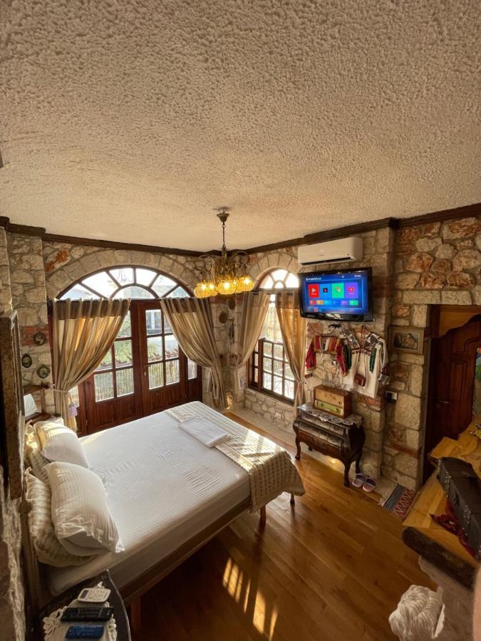 Hotel Solomon&Sons à Dhërmi Extérieur photo