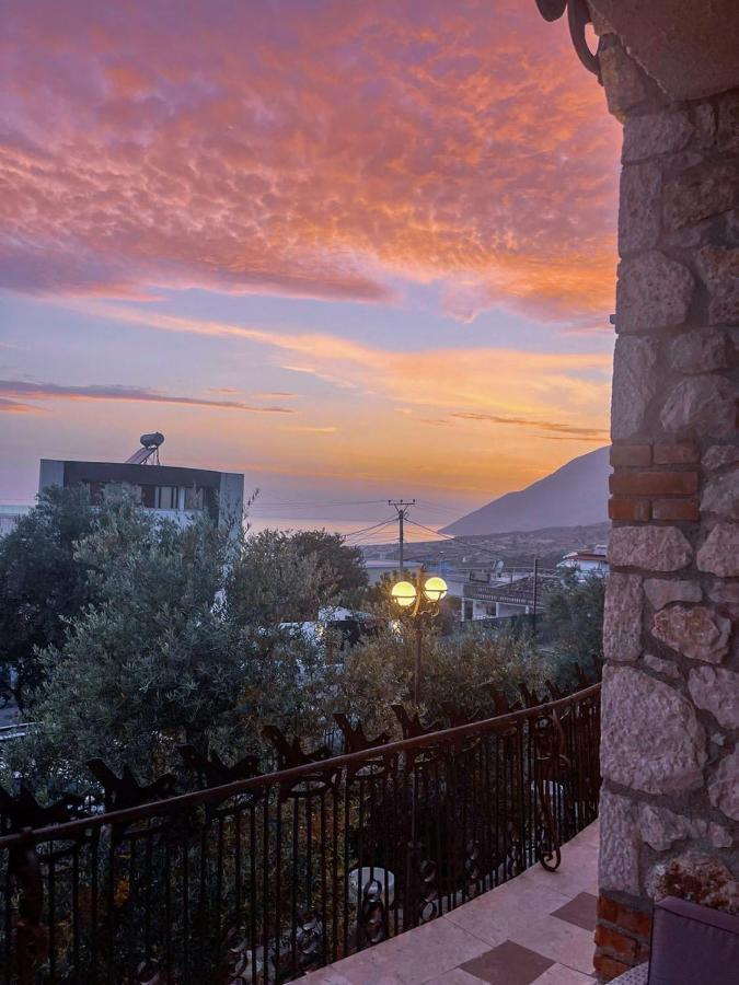 Hotel Solomon&Sons à Dhërmi Extérieur photo